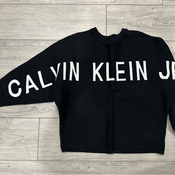 Calvin Klein Sweater - Picture 3 of 3